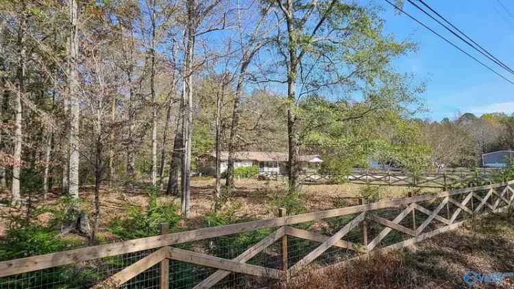 Single-family house For Sale in 277, Shiloh Road, Hazel Green, Alabama