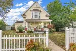 Single-family house For Sale in 722, South College Street, Siloam Springs, Arkansas