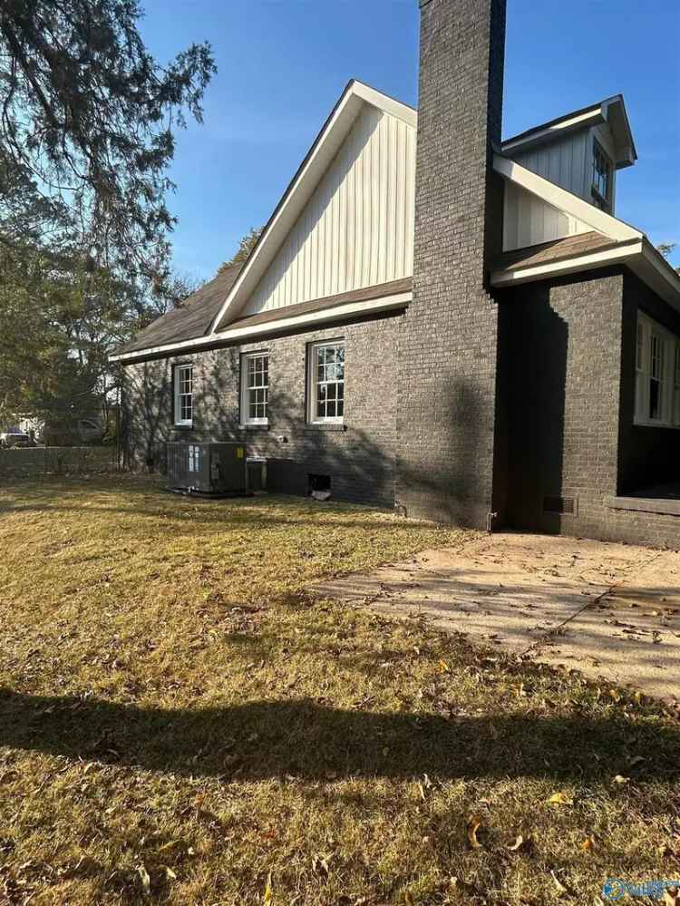 Single-family house For Sale in Decatur, Alabama