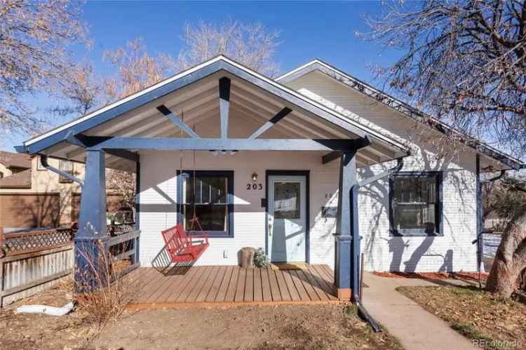 Single-family house For Sale in Littleton, Colorado