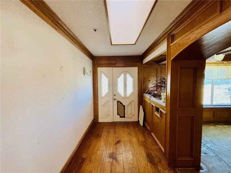 Single-family house For Sale in 44000, Lakeview Road, Lake Hughes, California