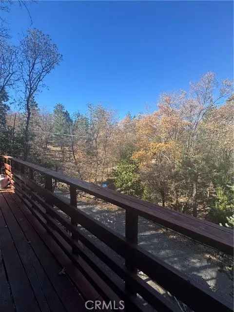 Single-family house For Sale in 27619, Canyon Drive, Lake Arrowhead, California