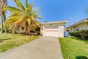 Single-family house For Sale in Clearwater, Florida