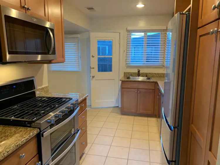 Updated Menlo Park Apartment Near Caltrain and Stanford