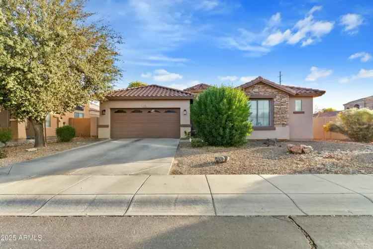 Single-family house For Sale in 2085, East Ebony Drive, Chandler, Arizona