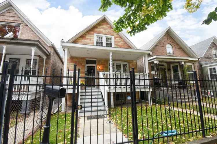 Single-family house For Sale in 3448, West Hirsch Street, Chicago, Illinois