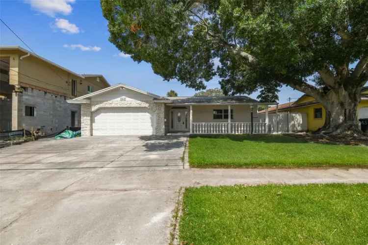 Single-family house For Sale in 5910, Denver Street Northeast, Saint Petersburg, Florida