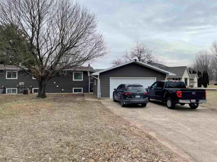 House For Sale in 120, Nelson Circle, Manchester, Iowa