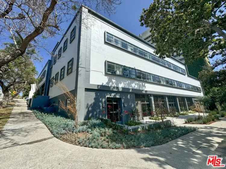 Multi-family house For Sale in 900, Hilgard Avenue, Los Angeles, California