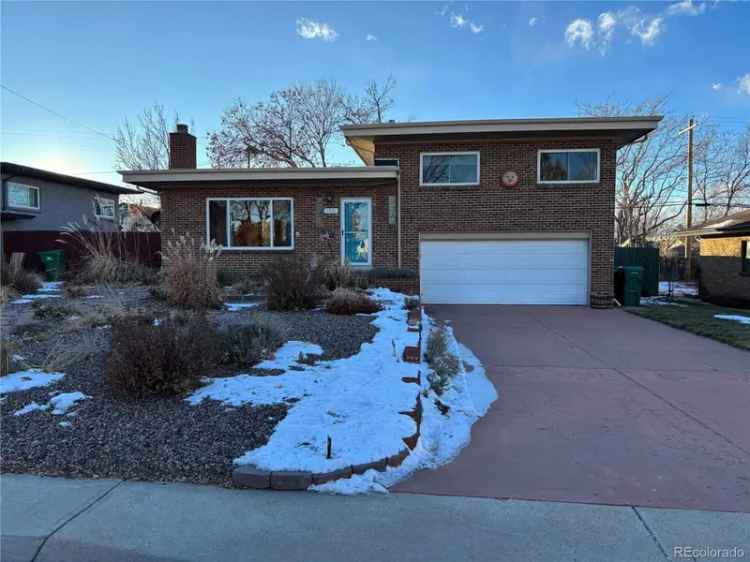 Single-family house For Sale in 3901, Newland Street, Wheat Ridge, Colorado