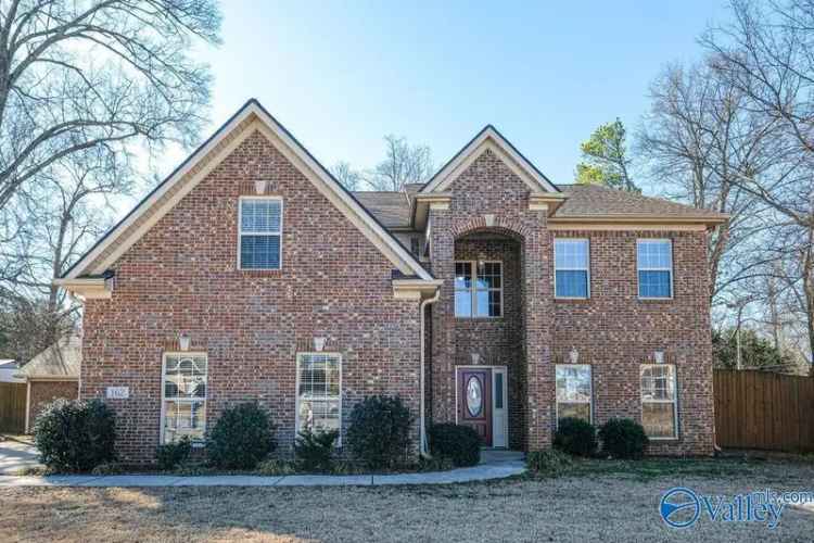 Single-family house For Sale in 162, Clover Ridge Drive, Madison, Alabama