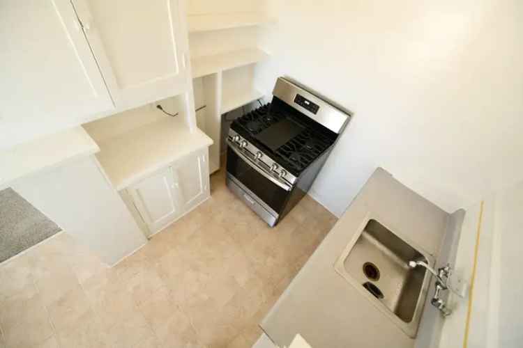 1951 Chestnut St Apartment - Hardwood Floors Remodeled Kitchen