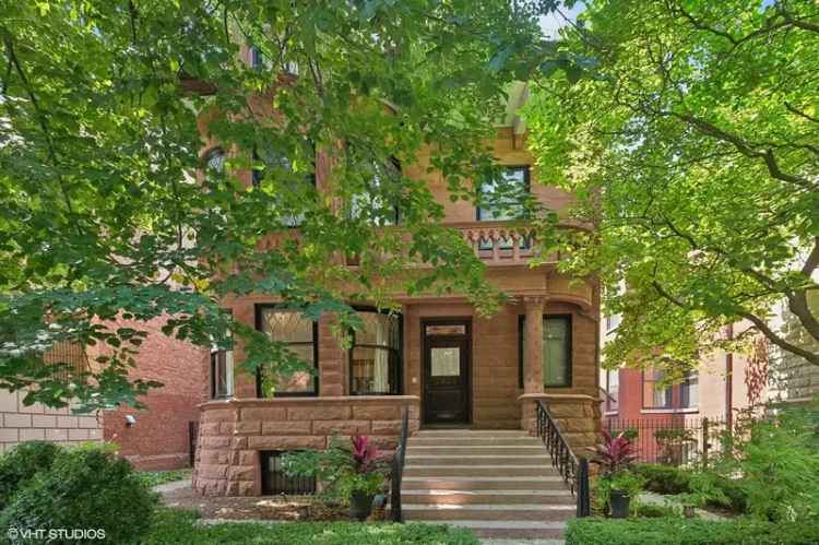 Single-family house For Sale in 2424, North Orchard Street, Chicago, Illinois