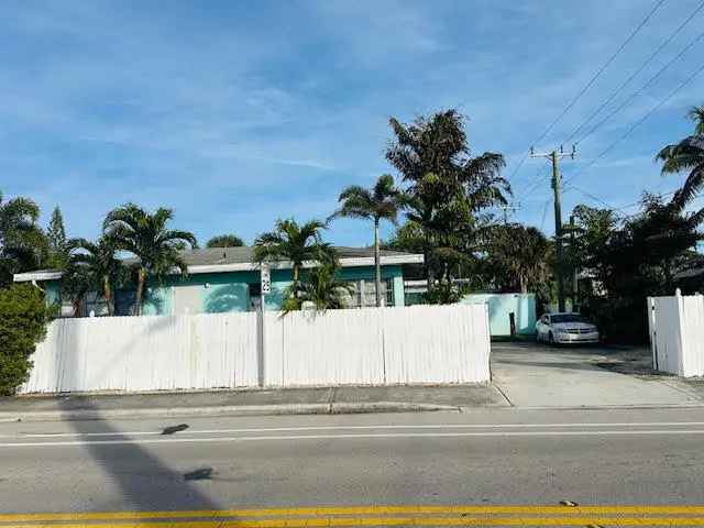 Multi-family house For Sale in 258, Conniston Road, West Palm Beach, Florida