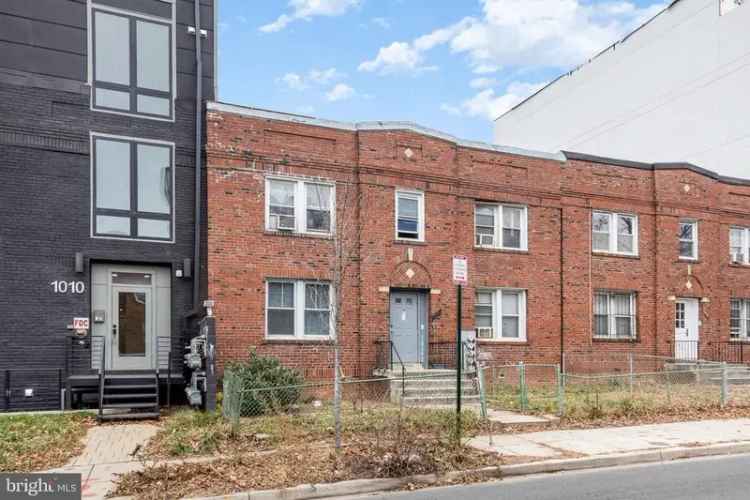 Multi-family house For Sale in 1014, 17th Street Northeast, Washington, District of Columbia