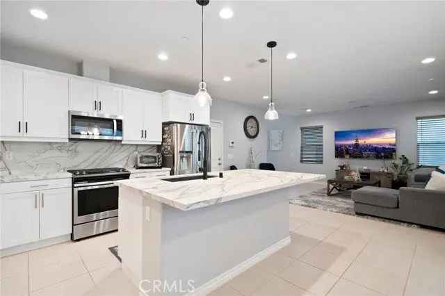 Single-family house For Sale in Long Beach, California