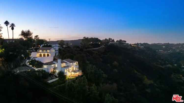 Single-family house For Sale in 1648, Summitridge Drive, Beverly Hills, California