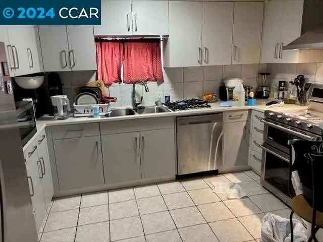 Multi-family house For Sale in 1445, 48th Avenue, Oakland, California