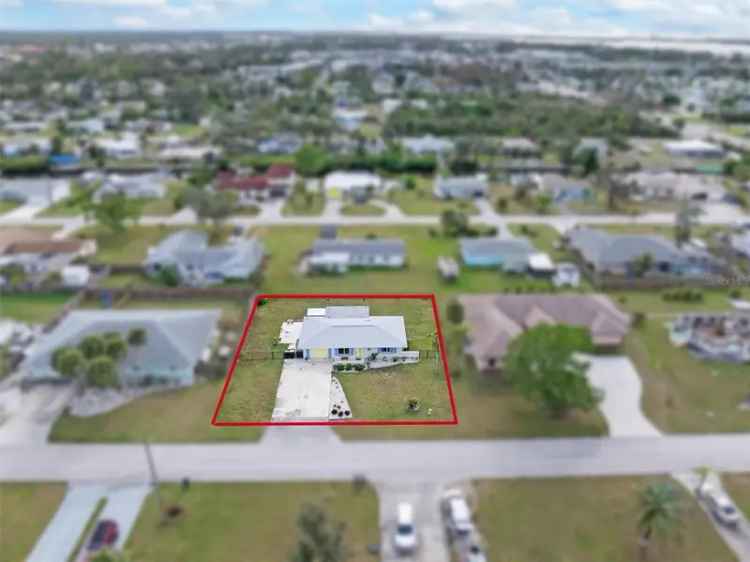 Single-family house For Sale in 817, East 6th Street, Englewood, Florida