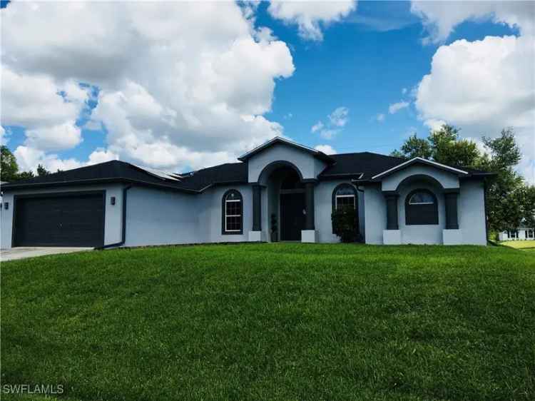 Single-family house For Sale in 3109, Northeast 6th Place, Cape Coral, Florida