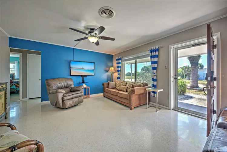 Single-family house For Sale in 377, Gardenia Road, Venice Gardens, Florida