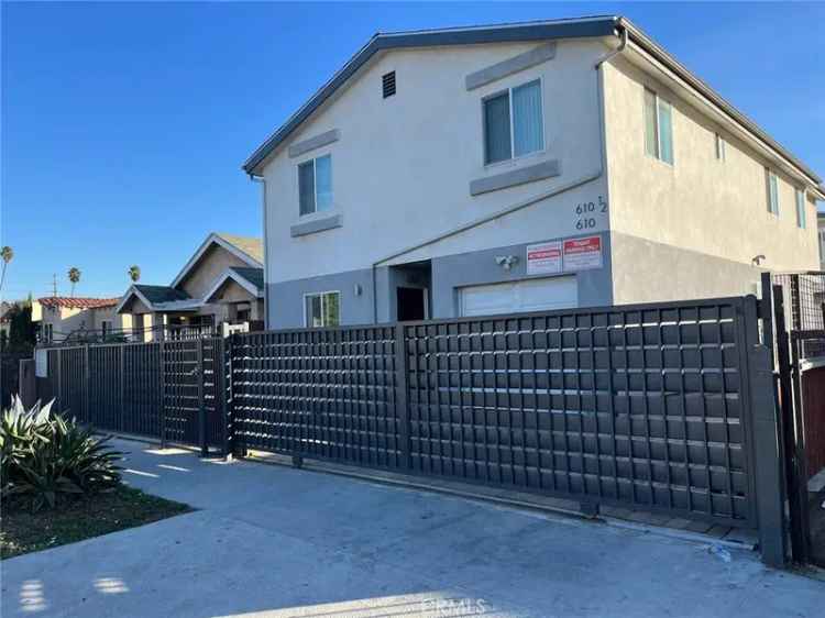 Multi-family house For Sale in 610, West 84th Street, Los Angeles, California