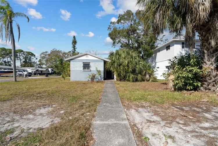 Single-family house For Sale in 1701, Mississippi Avenue Northeast, Saint Petersburg, Florida