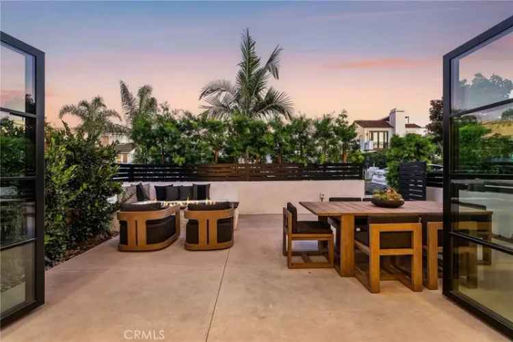 Condo For Sale in 419,419 1/2, Narcissus Avenue, Newport Beach, California