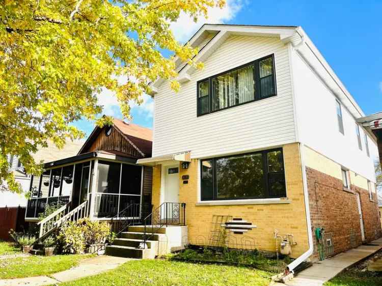 Single-family house For Sale in 3431, North Kostner Avenue, Chicago, Illinois