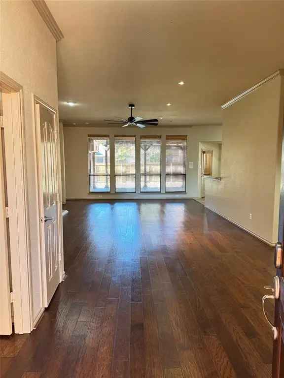 Single-family house For Rent in Arlington, Texas