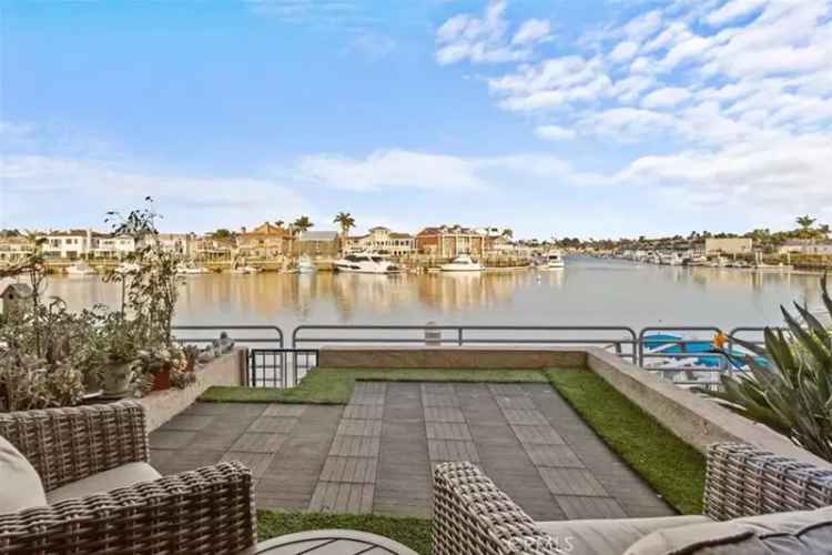 Condo For Sale in 17124, Bluewater Lane, Huntington Beach, California