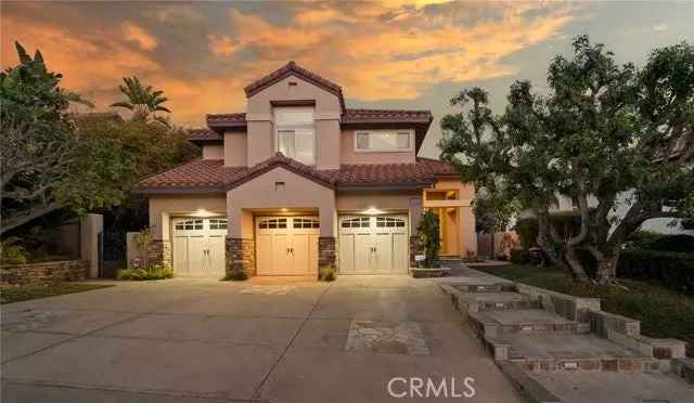 Single-family house For Sale in 26622, White Oaks Drive, Laguna Hills, California