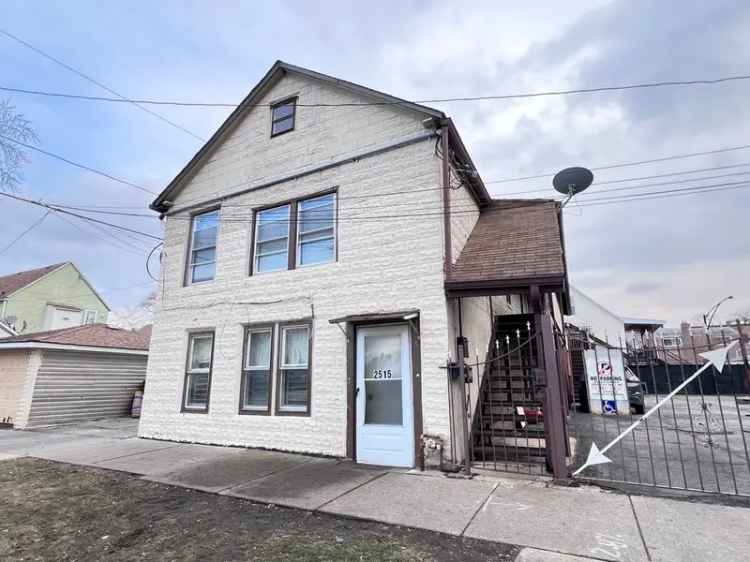 Multi-family house For Sale in 2515, West 42nd Street, Chicago, Illinois