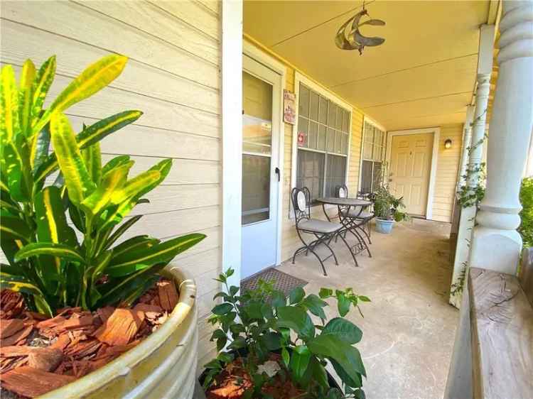 Duplex For Rent in 12300, Patron Drive, Austin, Texas