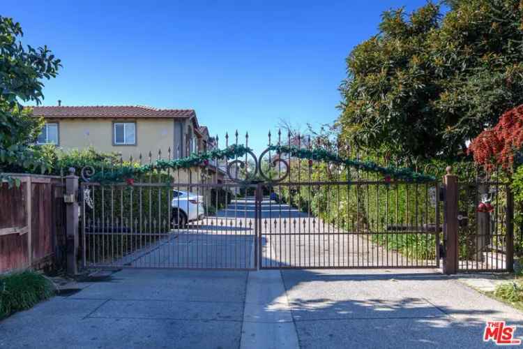 House For Sale in 15932, Lyle Way, Los Angeles, California