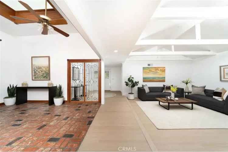 Single-family house For Sale in 16401, Serenade Lane, Huntington Beach, California