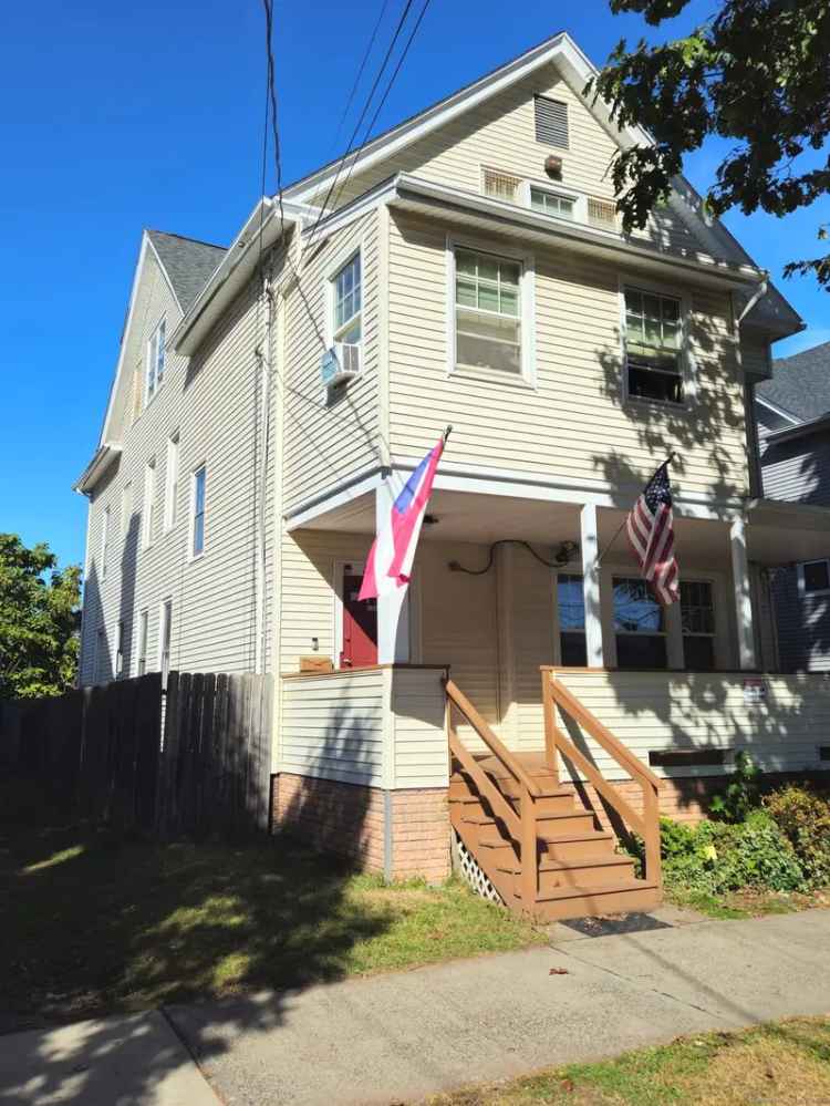 Multi-family house For Sale in 286, Sherman Avenue, New Haven, Connecticut