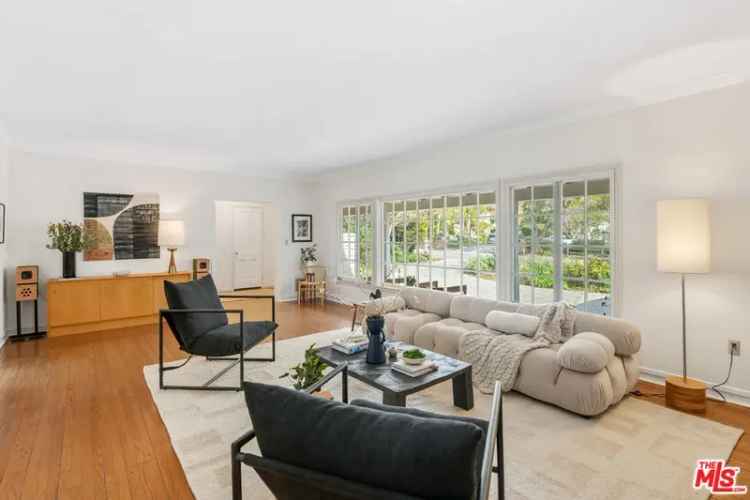 Single-family house For Sale in 1753, Mandeville Canyon Road, Los Angeles, California