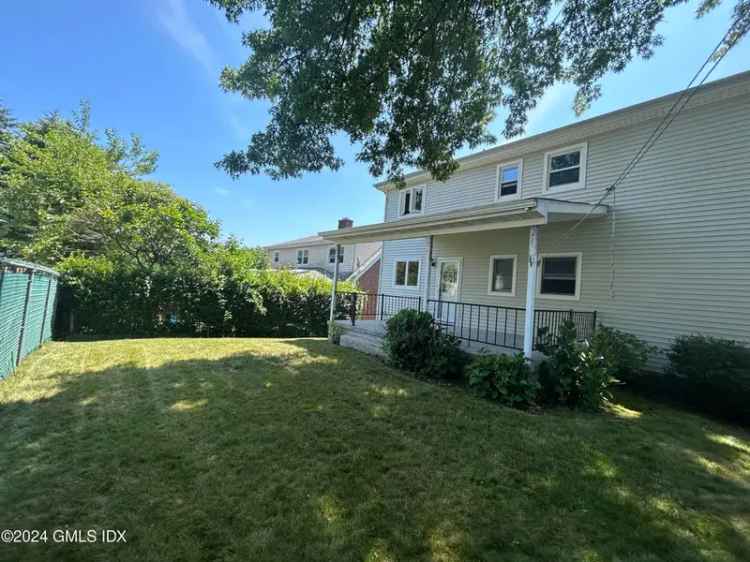 Multi-family house For Sale in 13, Reynolds Place, Greenwich, Connecticut