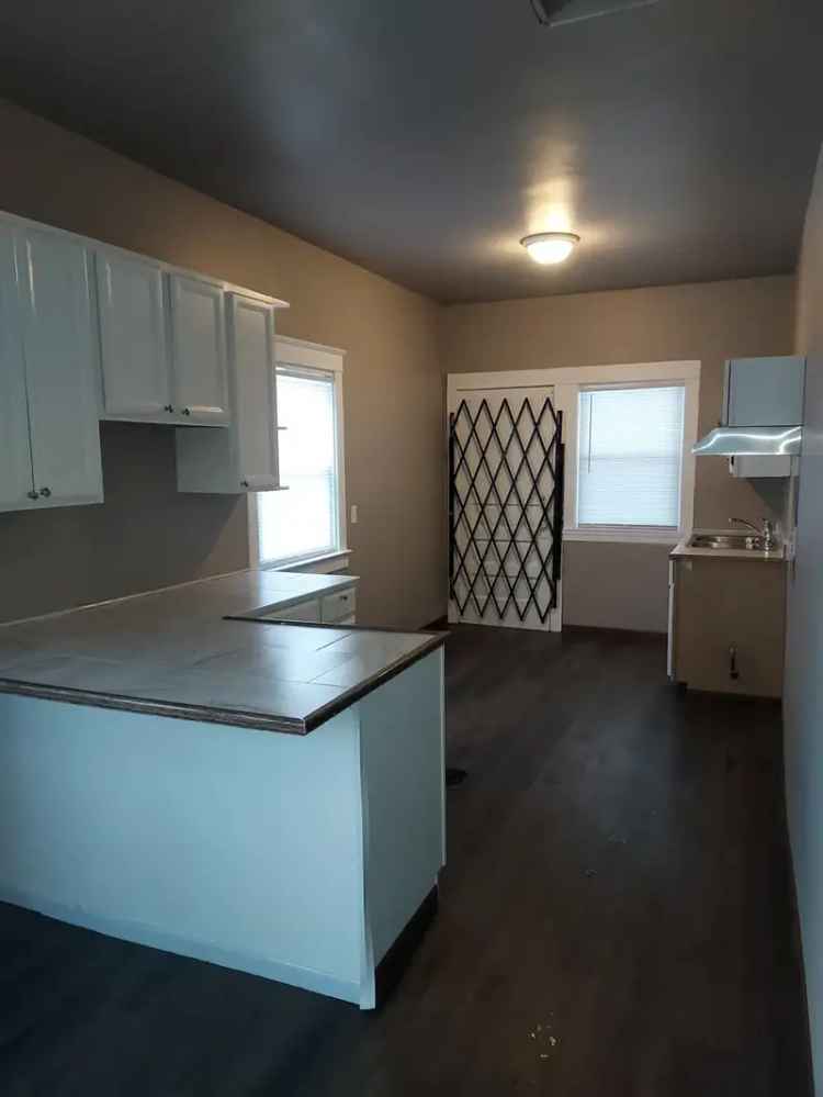 1 Bedroom Townhouse for Rent - Main Floor Unit