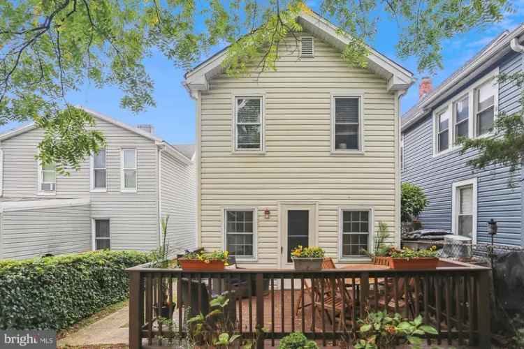 Single-family house For Sale in 2855, Mills Avenue Northeast, Washington, District of Columbia