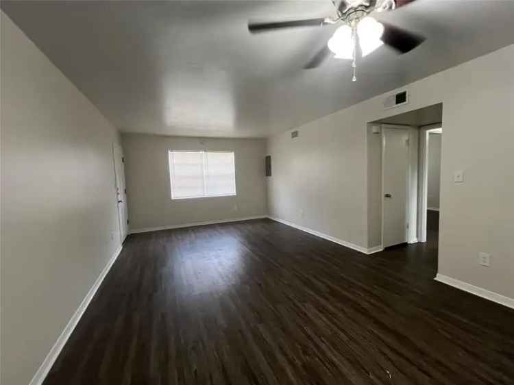 Multi-family house For Rent in Texas