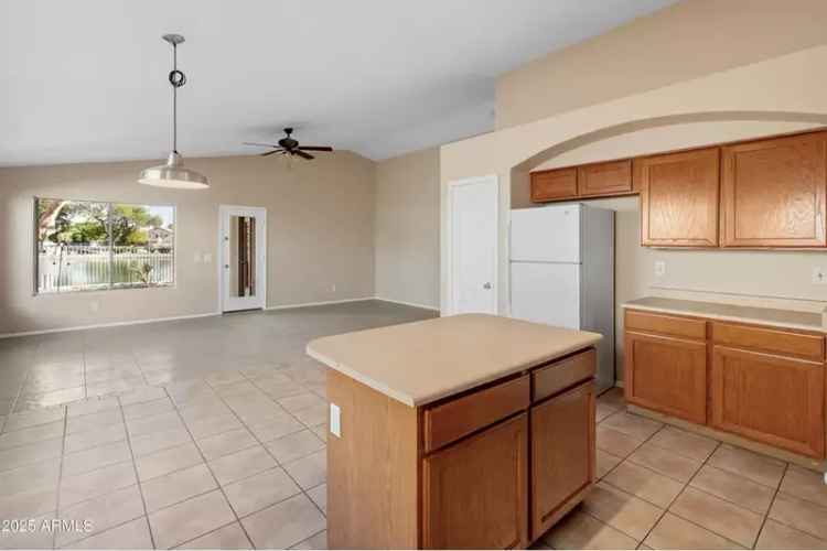 Single-family house For Sale in 2805, North 111th Drive, Avondale, Arizona