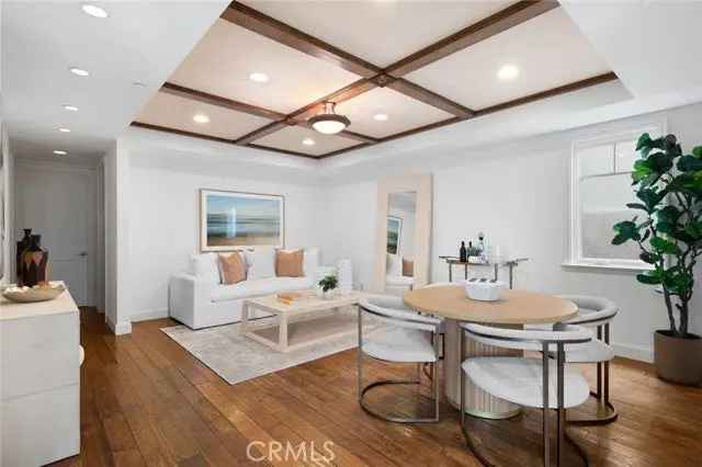 Single-family house For Sale in 111, Brooks Street, Laguna Beach, California