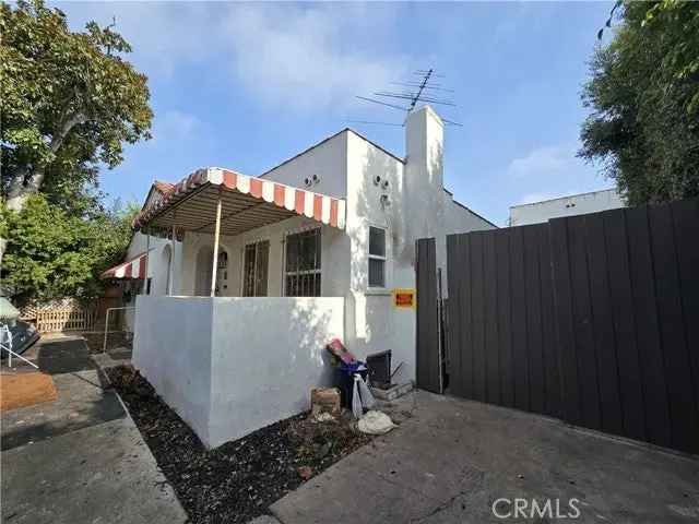 Single-family house For Sale in 610, North Curson Avenue, Los Angeles, California