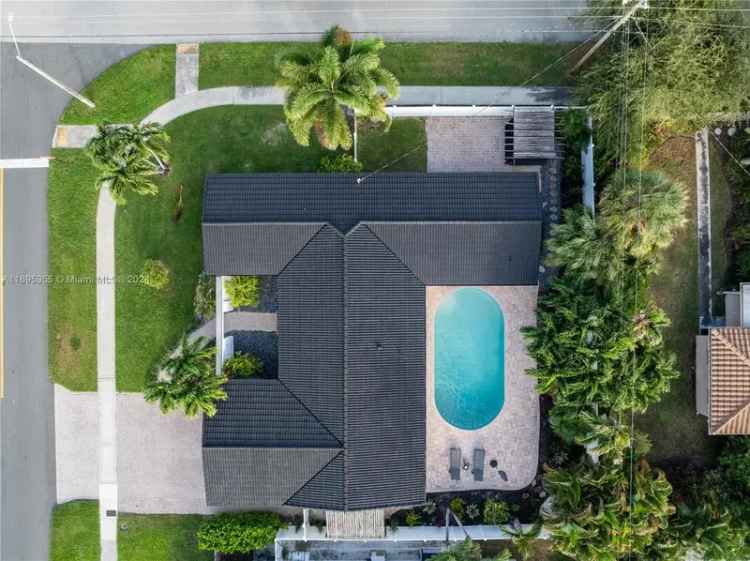 Single-family house For Sale in 2132, Northeast 63rd Street, Fort Lauderdale, Florida