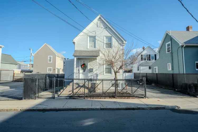 Charming 3-Bed Everett Home Near Wellington Station