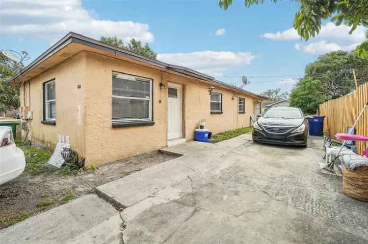 Multi-family house For Sale in 2704, West Saint Louis Street, Tampa, Florida