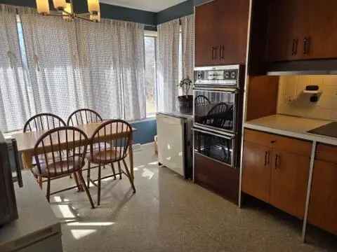 Single-family house For Sale in 6403, Madison Street, Merrillville, Indiana