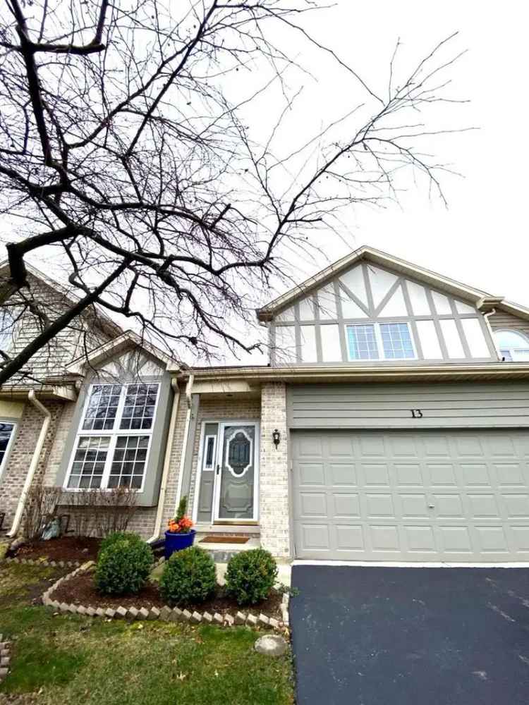 House For Sale in 13, Townsend Circle, Naperville, Illinois